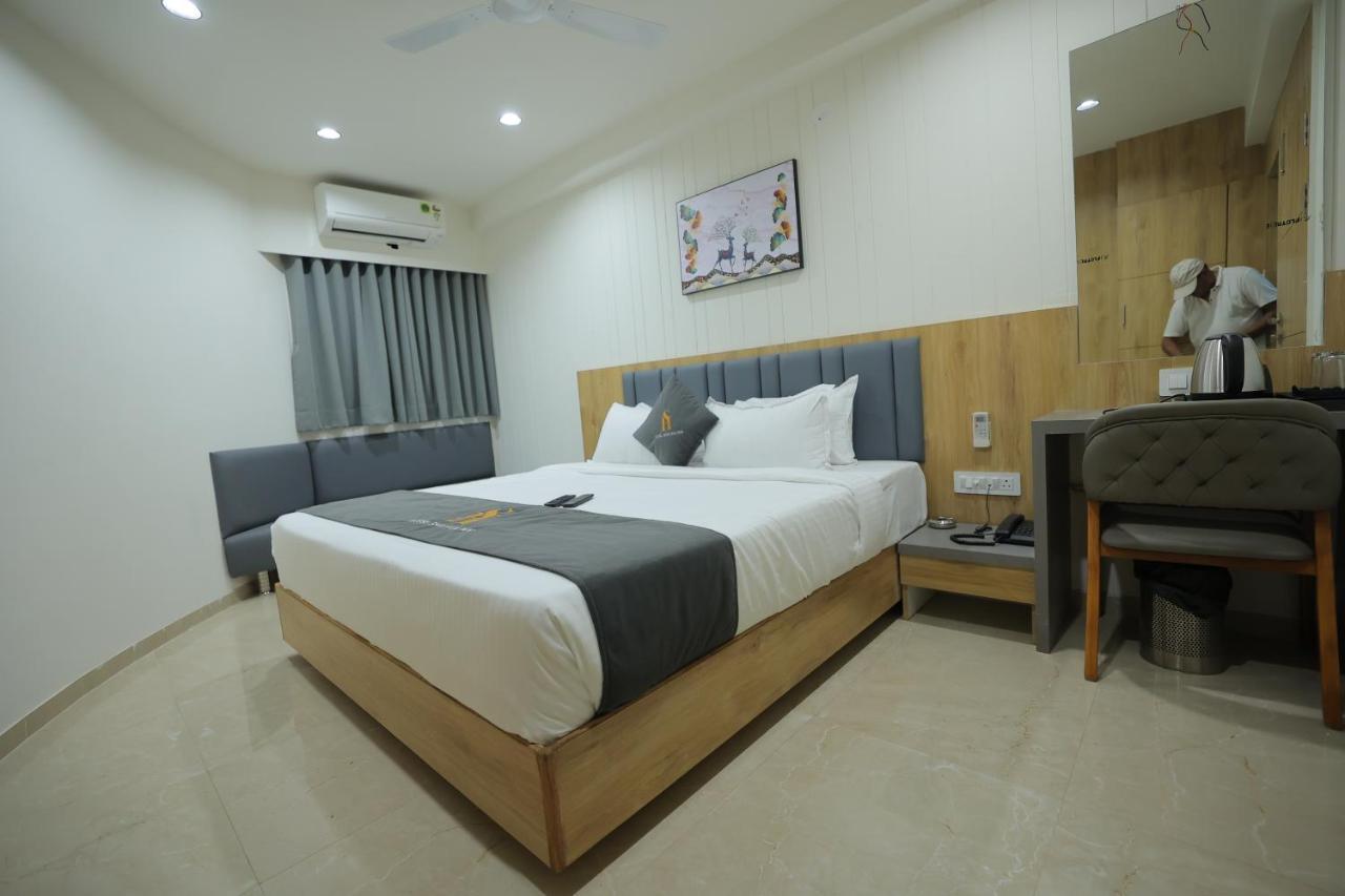 Hotel Shayan Inn Rajkot Εξωτερικό φωτογραφία