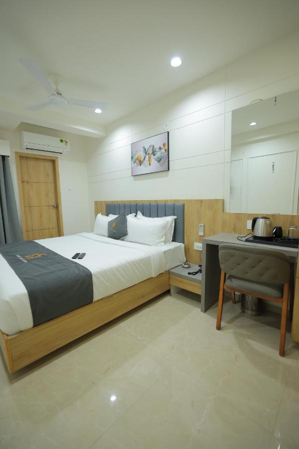 Hotel Shayan Inn Rajkot Εξωτερικό φωτογραφία