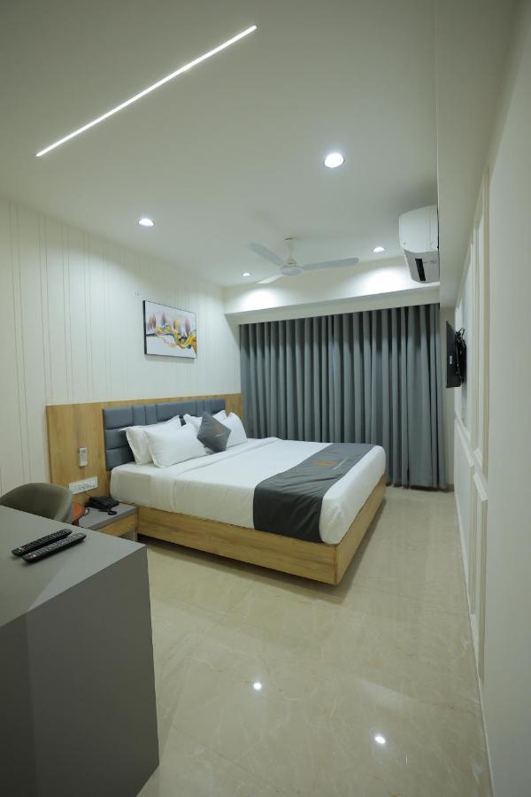 Hotel Shayan Inn Rajkot Εξωτερικό φωτογραφία