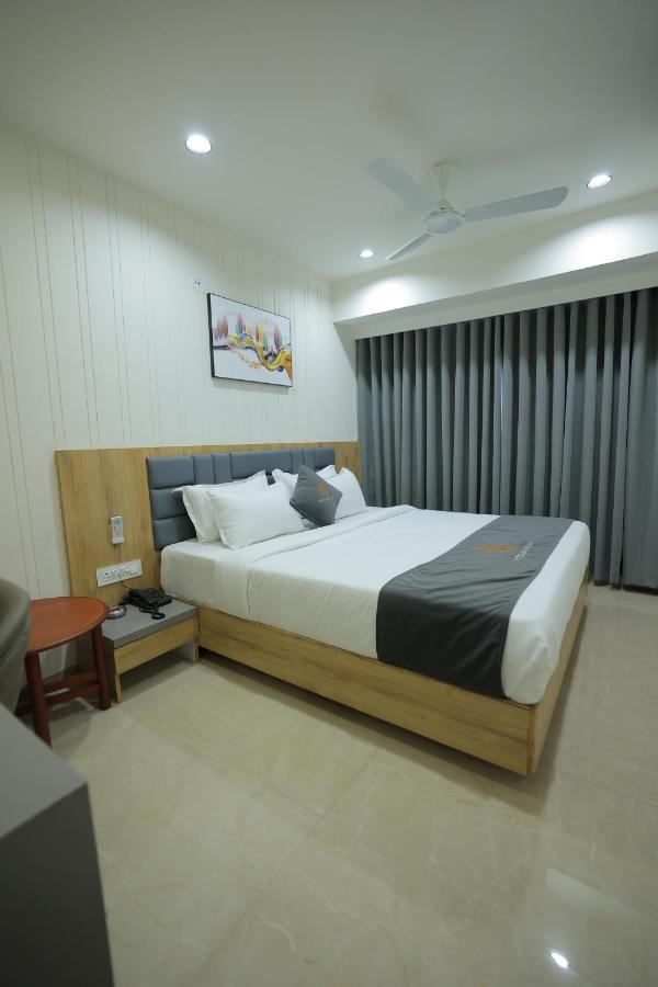 Hotel Shayan Inn Rajkot Εξωτερικό φωτογραφία