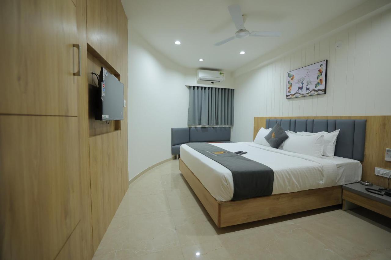 Hotel Shayan Inn Rajkot Εξωτερικό φωτογραφία