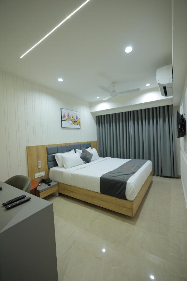 Hotel Shayan Inn Rajkot Εξωτερικό φωτογραφία