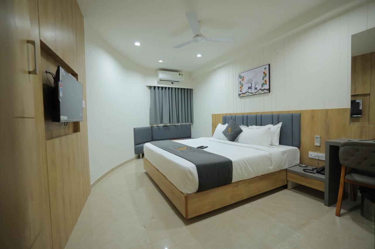 Hotel Shayan Inn Rajkot Εξωτερικό φωτογραφία