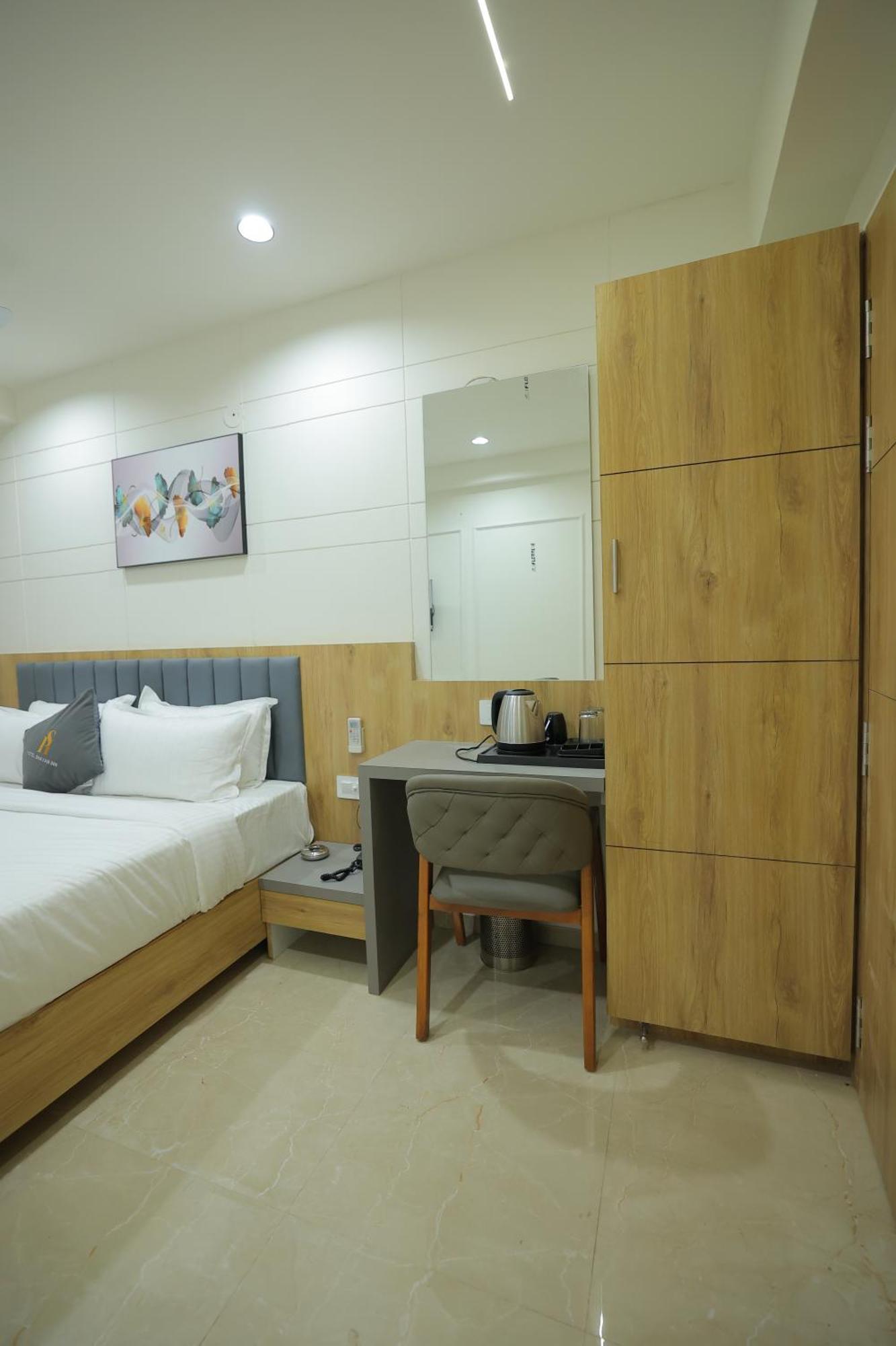 Hotel Shayan Inn Rajkot Εξωτερικό φωτογραφία