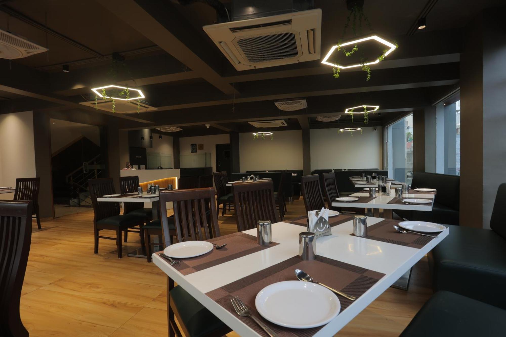 Hotel Shayan Inn Rajkot Εξωτερικό φωτογραφία