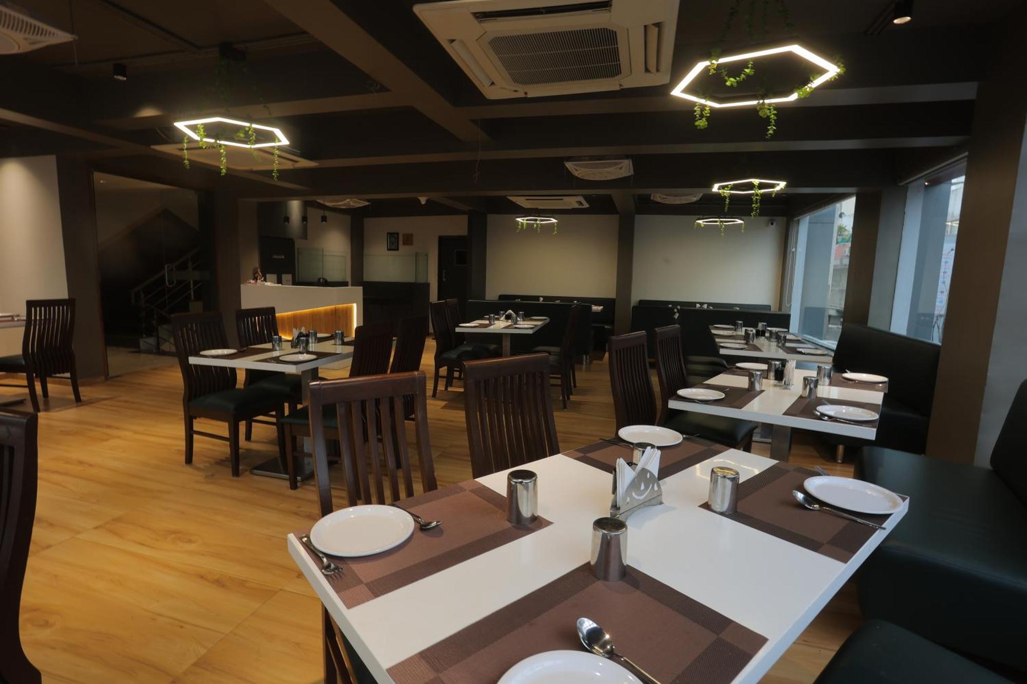 Hotel Shayan Inn Rajkot Εξωτερικό φωτογραφία